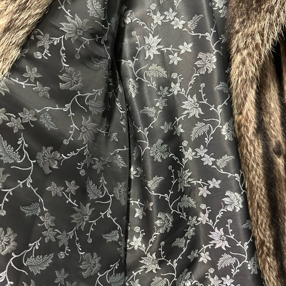 Vintage 100% real Raccoon fur 3/4 coat!  Excellent condition! - Picture 3 of 16